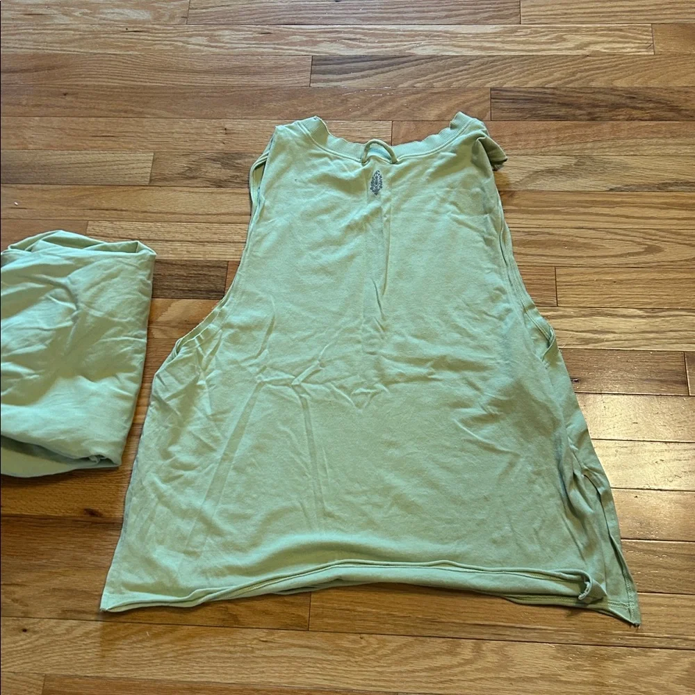 Free People hot shot relaxed set. Size medium. Light green color called Moss. - Picture 10 of 13